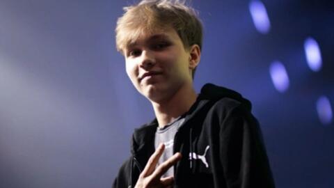 更展现了他 更展现了他