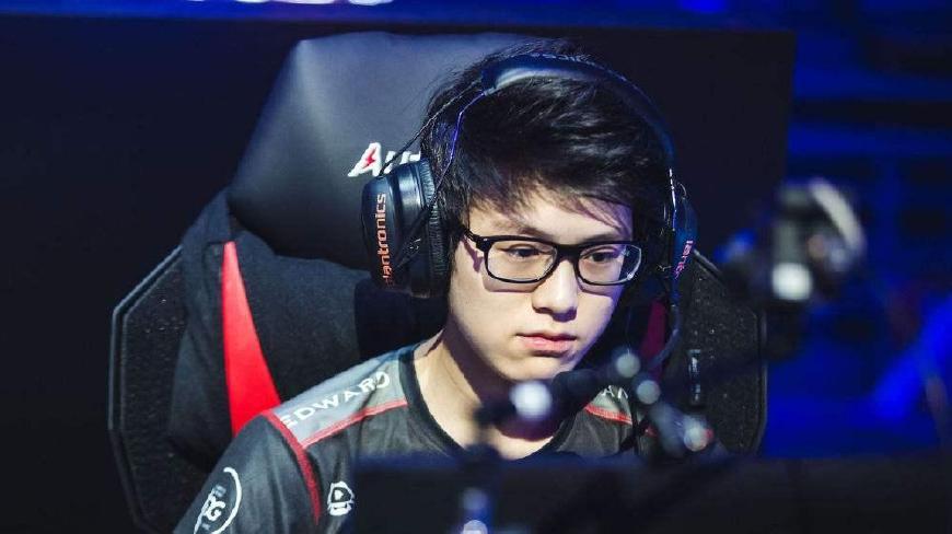 退役球衣的 退役球衣的