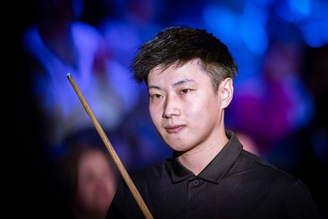 反手回球的 反手回球的